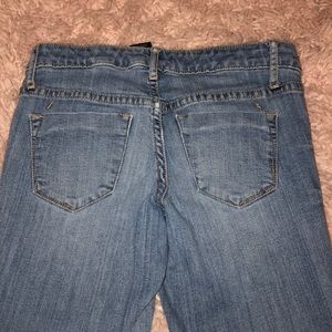 Mossimo Supply Co. Jeans - gently worn mossimo light washed denim jeans Mossimo Supply Co. Jeans - gently worn mossimo light washed denim jeans
